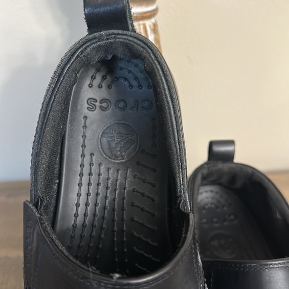 Crocs Santa Cruz Black Leather Loafers Men’s Size 12 Comfort Travel SlipOn Shoes main image 4